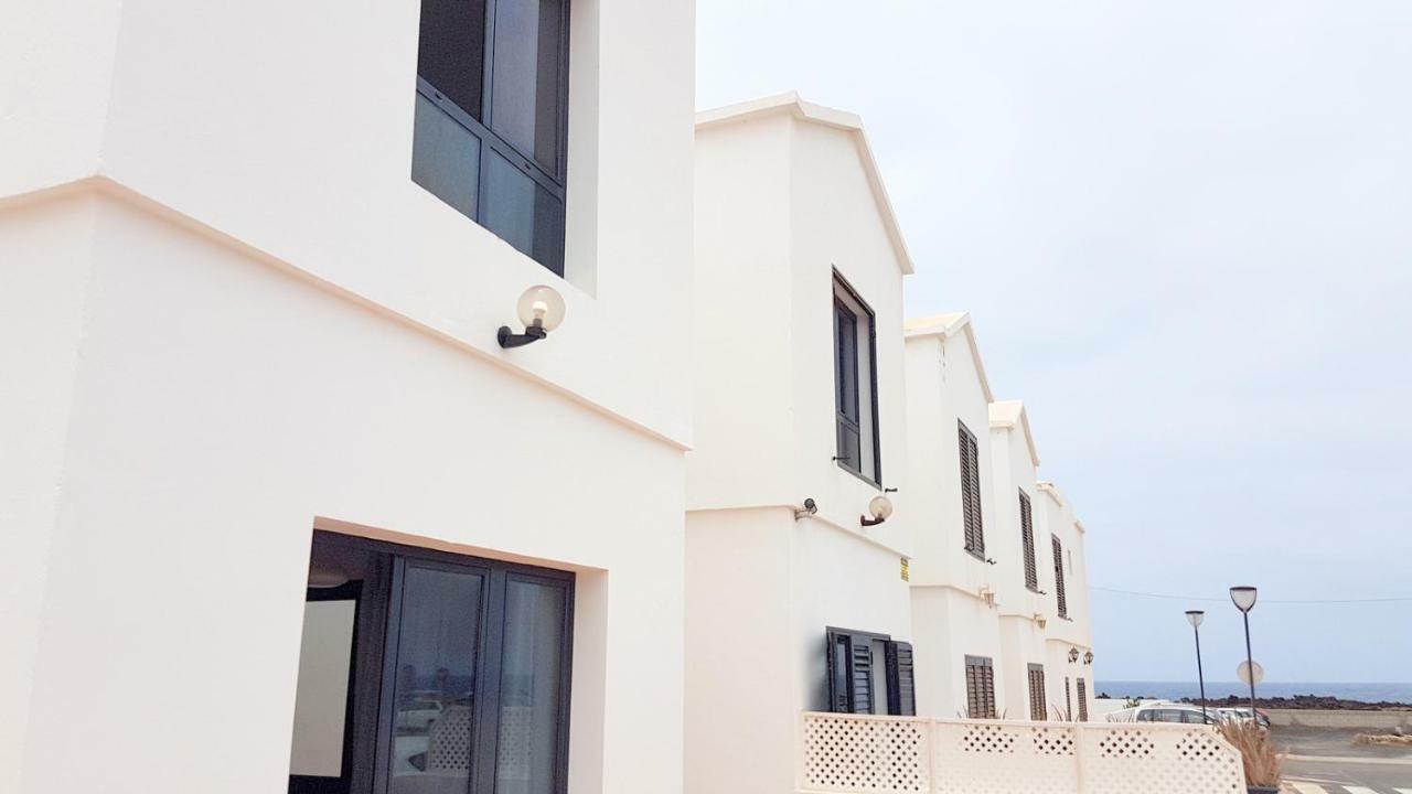 The White House Villa Orzola Ngoại thất bức ảnh
